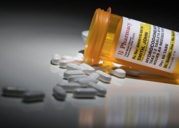 l484 white oblong pill hydrocodone