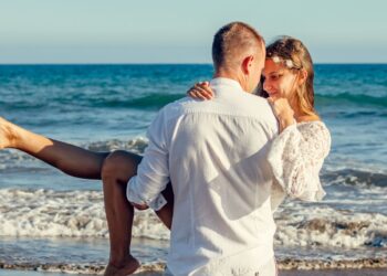 who is lauren roberts husband?