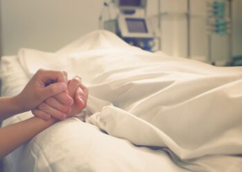 what did errol flynn die from