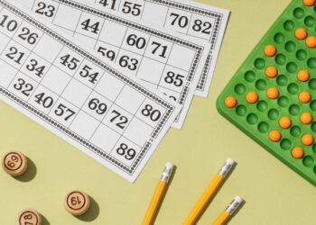 istilah heading dalam permainan sepak bola berarti