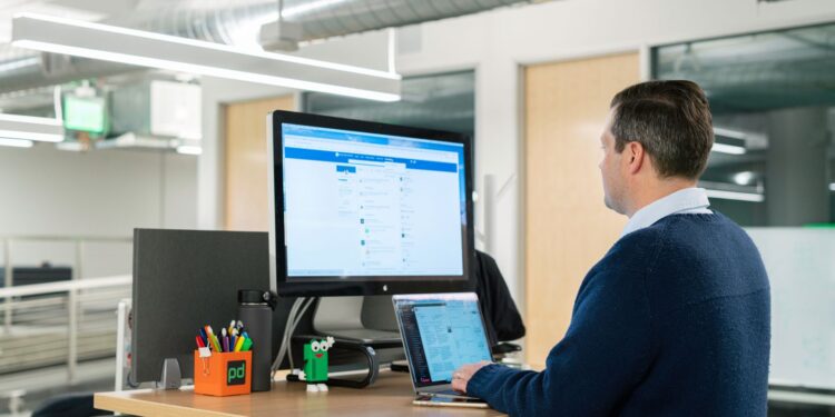 Why Should You Use a LinkedIn Caption Generator Tool? 9 Why Should You Use a LinkedIn Caption Generator Tool?