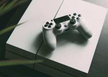 One-Time Payment vs Subscription-Based: The Two Business Models in Gaming 2 Image1