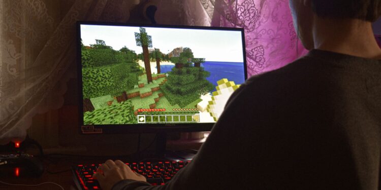 5 Beginner-Friendly Minecraft Plugins That Make Multiplayer More Fun