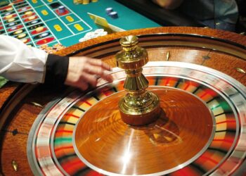 The Role of Regulatory Bodies in Australian Casino Industry 1 The Role of Regulatory Bodies in Australian Casino Industry