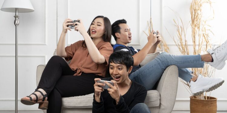 What to Play with Friends: Games That Bring People Together