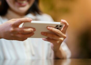 AI in Mobile Gaming: Revolutionizing Experiences and Enhancing Interactions