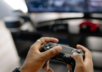 From Reviews to Real-Time Play: Transforming Game Content Platforms Into Interactive Ecosystems