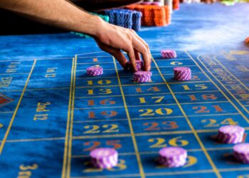How Do Live Dealer Casino Games Work? (Behind the Scenes)