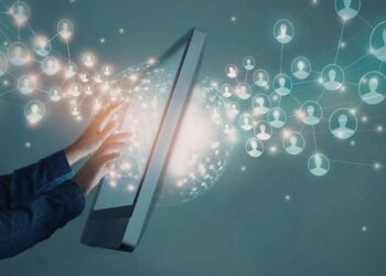 Building Trust Online: The Role of Transparency in Digital Environments