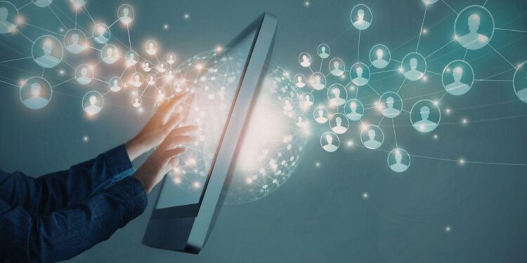 Building Trust Online: The Role of Transparency in Digital Environments
