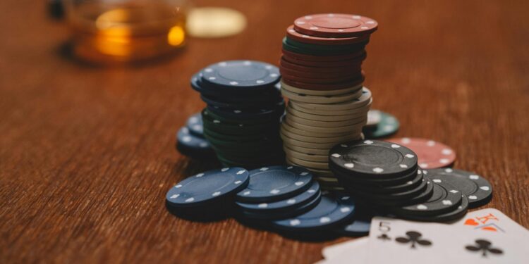 Why More Canadians Love Playing Online Poker Than Ever Before