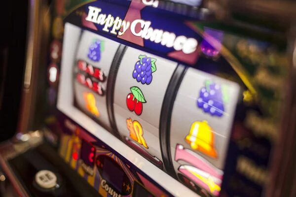The Growth of Social Features in Online Slot Gaming