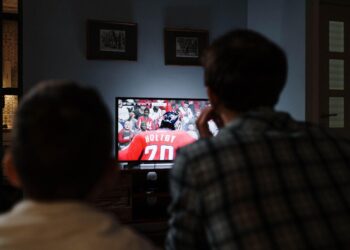 From Pregame to Live Action: Understanding In-Game Betting Odds