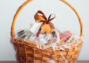Gourmet Gift Baskets for Russia: A Delicious Alternative to Flowers